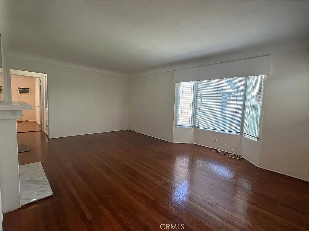 2 bed, 1000 sqft, $2,750 — Photo 4