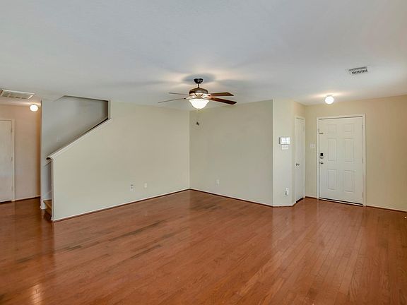 3rd image of 18231 Valebluff Ln