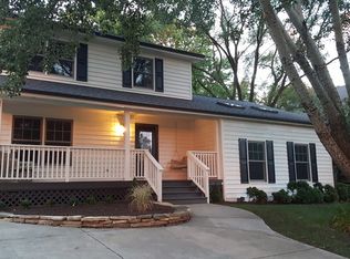 8729 Skyline Dr, Burr Ridge, IL 60527