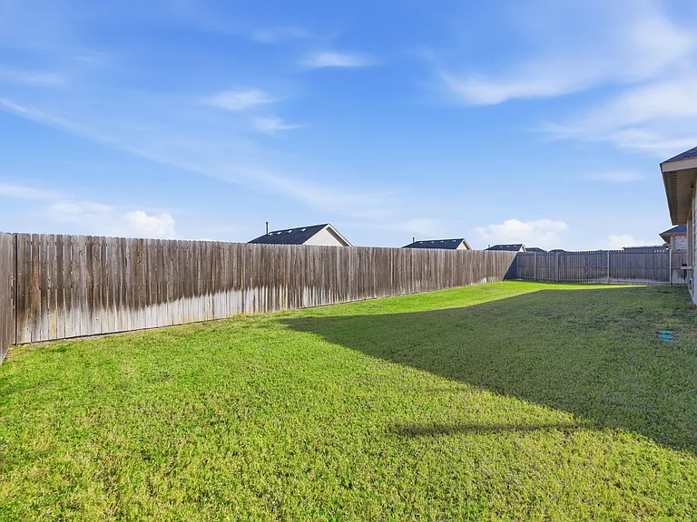 216 Post Oak St — Photo 36