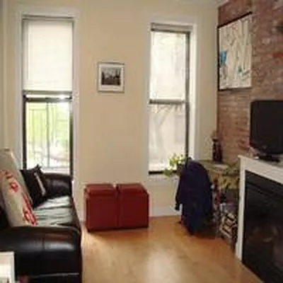 Rented by TAG Real Estate | media 18