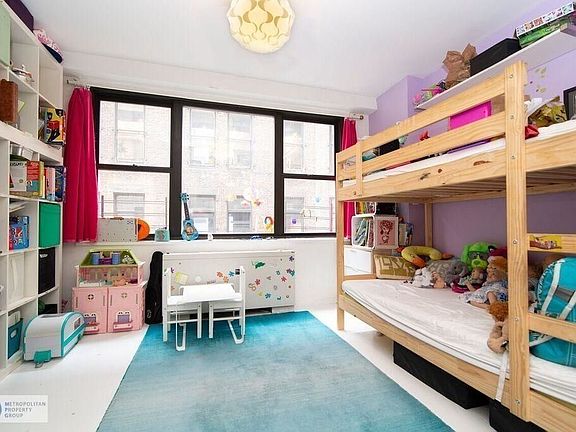 5th image of 7 E 14th St APT 820