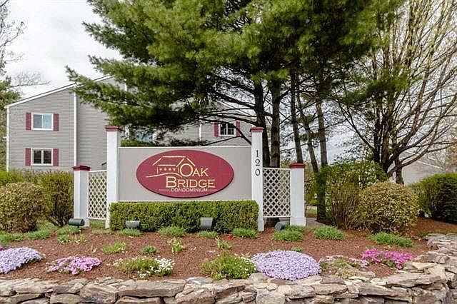 OakBridge Condominium Entrance