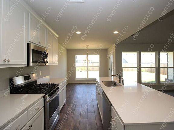 3rd image of 3616 E Rockport St