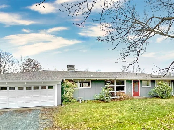 70 Daniels St, Franklin, MA 02038