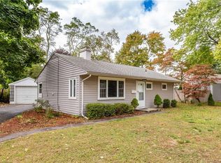 2 Canterbury Ln, Plainville, CT 06062