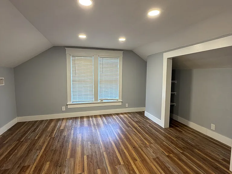 1018 N Maple St — Photo 13
