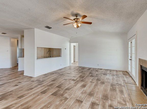5th image of 743 Saddlebrook Dr
