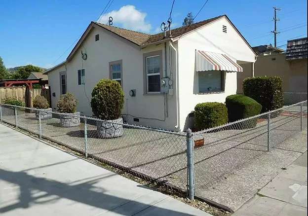 1774 Bancroft Ave — Photo 3
