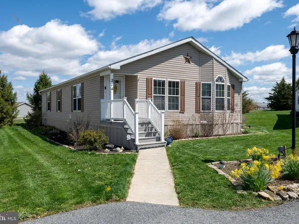 214 Summers Dr, Lancaster, PA 17601