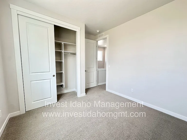 385 N Stone Canyon Ln — Photo 17