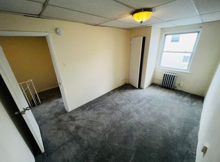 7073 Clover Ln, Upper Darby, PA 19082