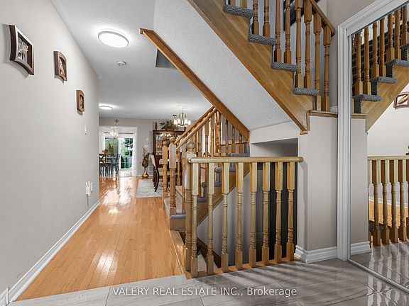5th image of 62 Penbridge Cir