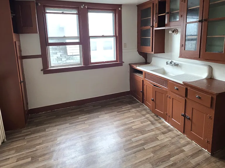 22 Gerald Ave — Photo 5