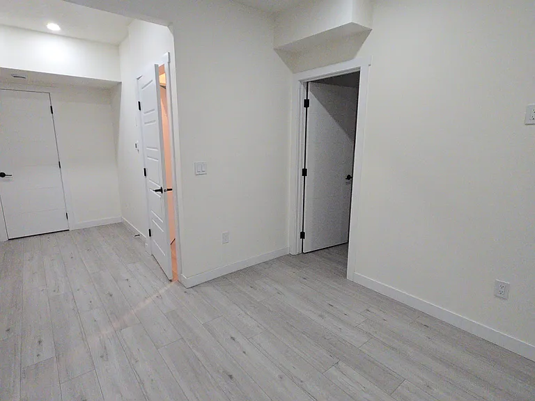 601 Corner Meadows Way NE #B — Photo 5