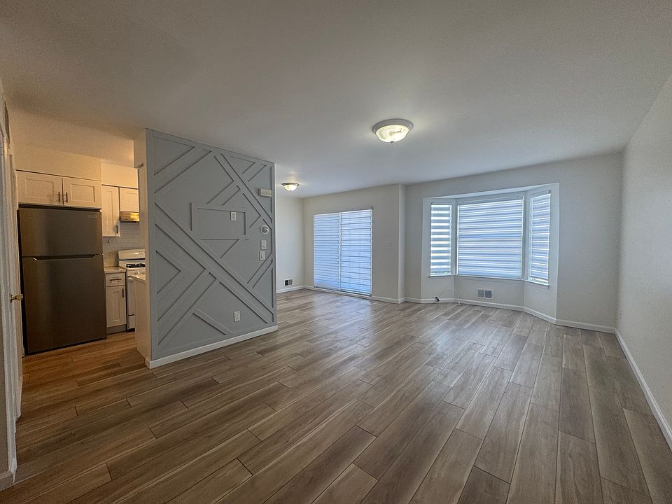 1st image of 1040 Rockland Ave