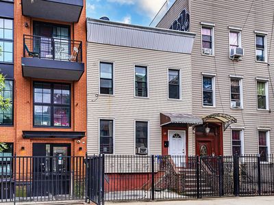 52 Himrod St, Brooklyn, NY, 11221