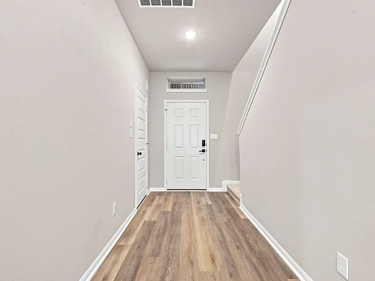 18518 Karlynn St — Photo 5