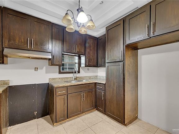 5th image of 1311 San Jacinto Ave