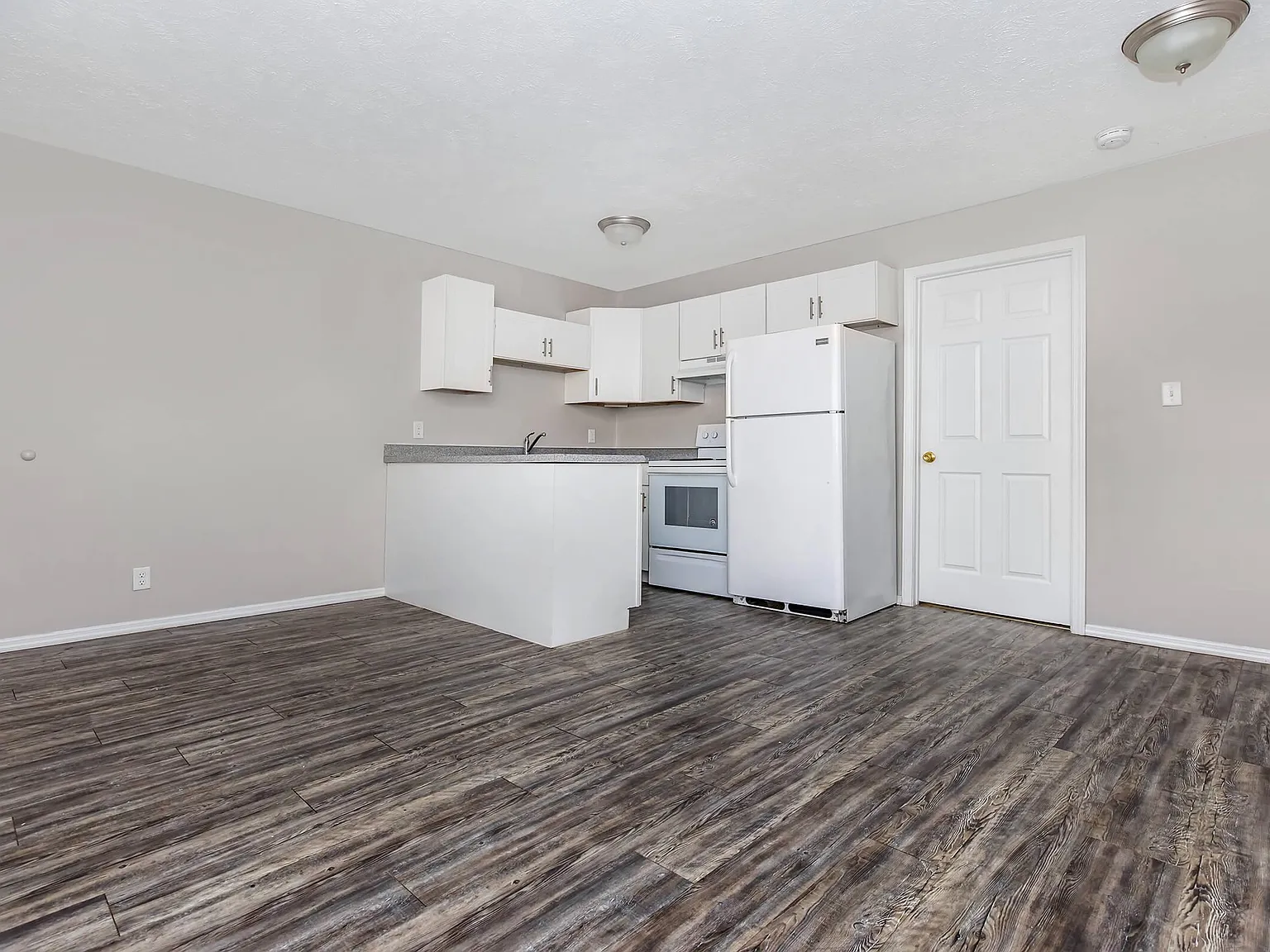 Spring Valley Flats — Photo 2