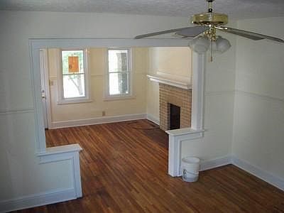 4th image of 224 E Hudson St