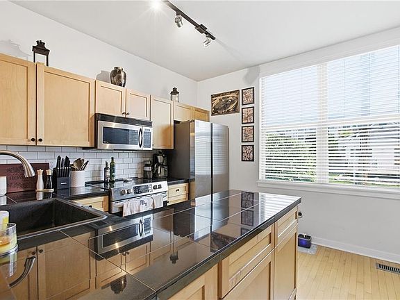 4th image of 4565 Madison Ave