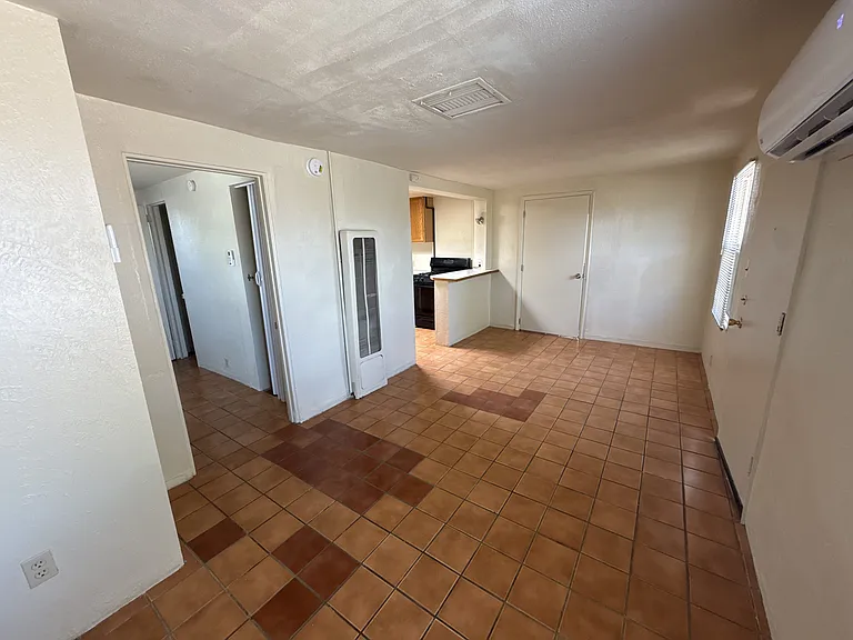 2301 N Northway Ave #10 — Photo 5