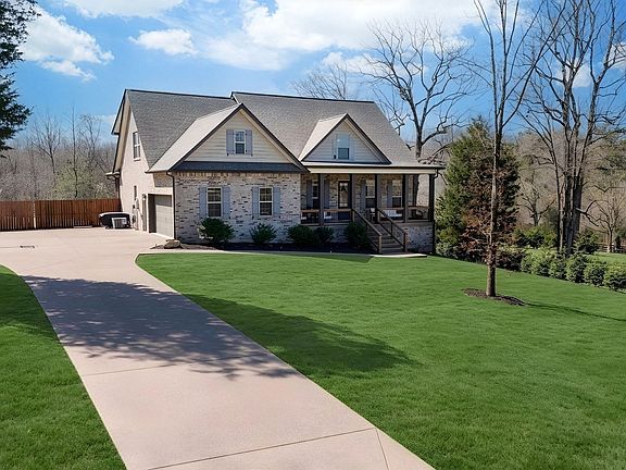 3rd image of 111 Amelia Dr