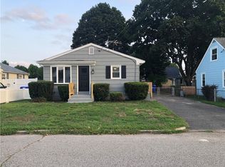 15 Sachem St, Pawtucket, RI 02861