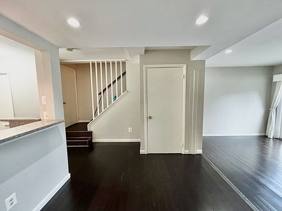 5th image of 1737 Redgate Farms Ct
