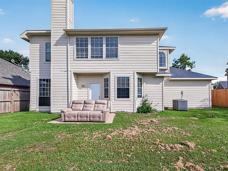 4011 Alexis Cir — Photo 46