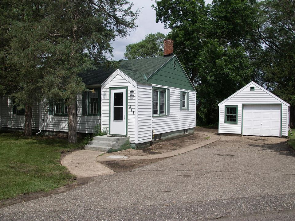 1st image of 841 Cumming Ln