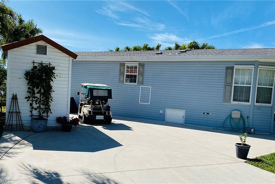 2nd image of 1281 Diamond Lake Cir N #36