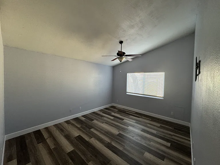 8134 W Desert Cove Ave — Photo 10