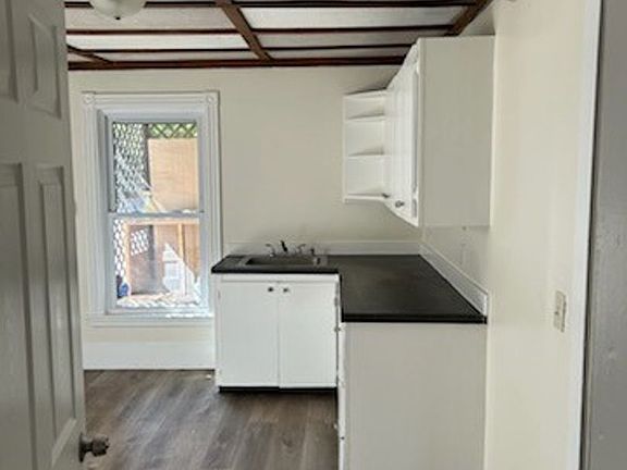 3rd image of 529 Main St #2