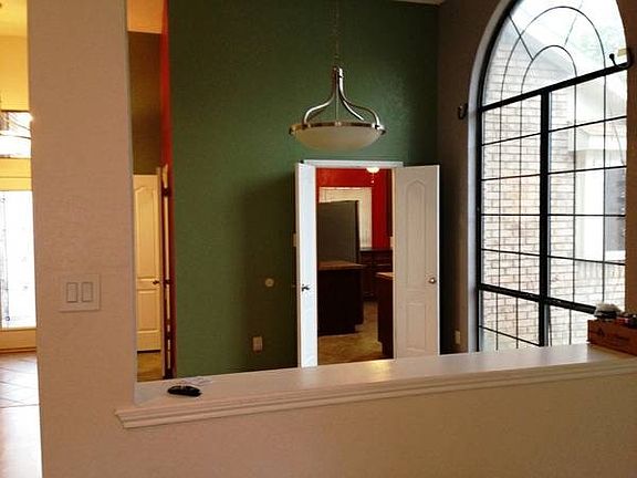 2nd image of 309 Blackfoot Dr