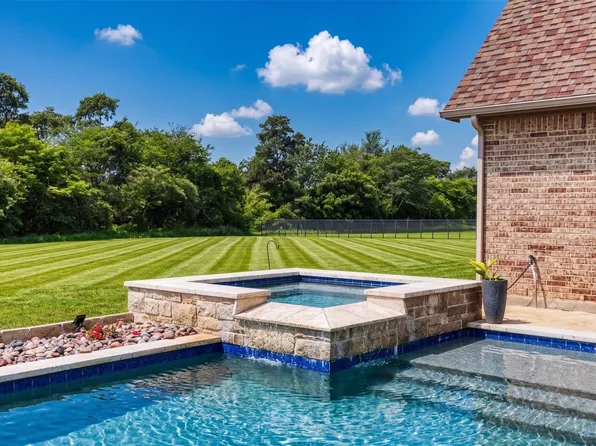 30 Laura Cir, Gunter, TX 75058