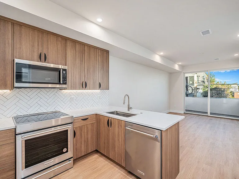 1372 Lowell Blvd #2 — Photo 6