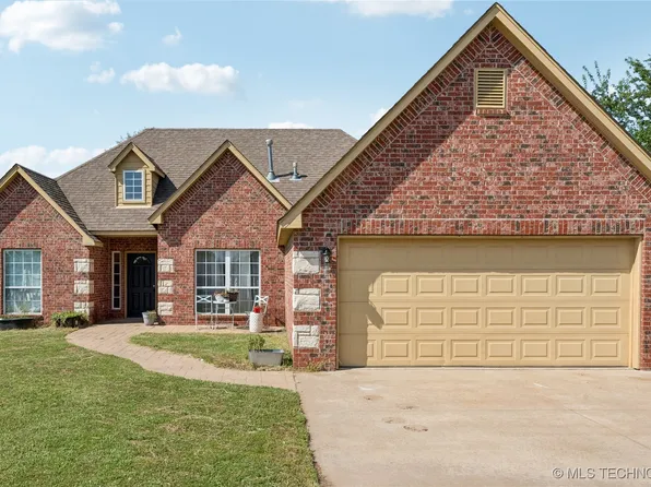 2404 Pheasant Dr, Claremore, OK 74019