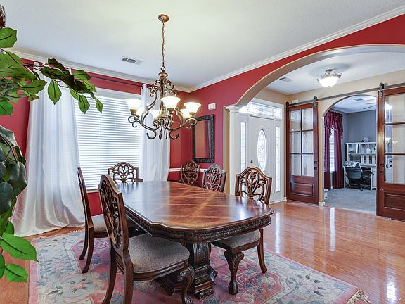 4th image of 5526 Highbury Ln