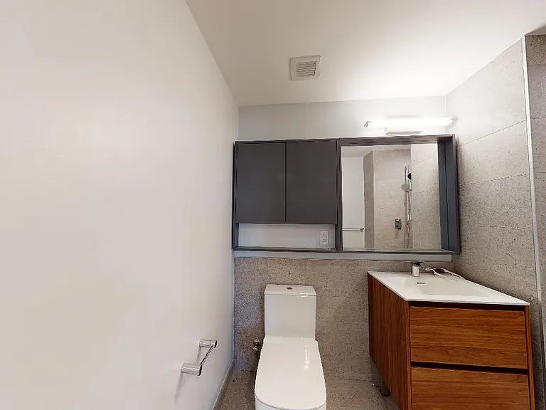515 E 86th St #1905 — Photo 16