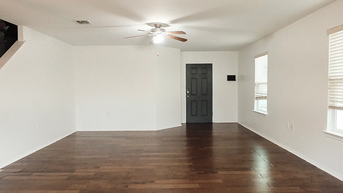 Building Photo - 10920 Helms Deep Dr