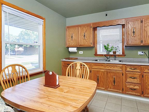 5th image of 6054 S Melvina Ave