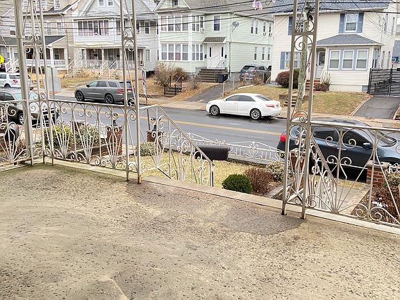 2nd image of 612 Magie Ave Floor 1