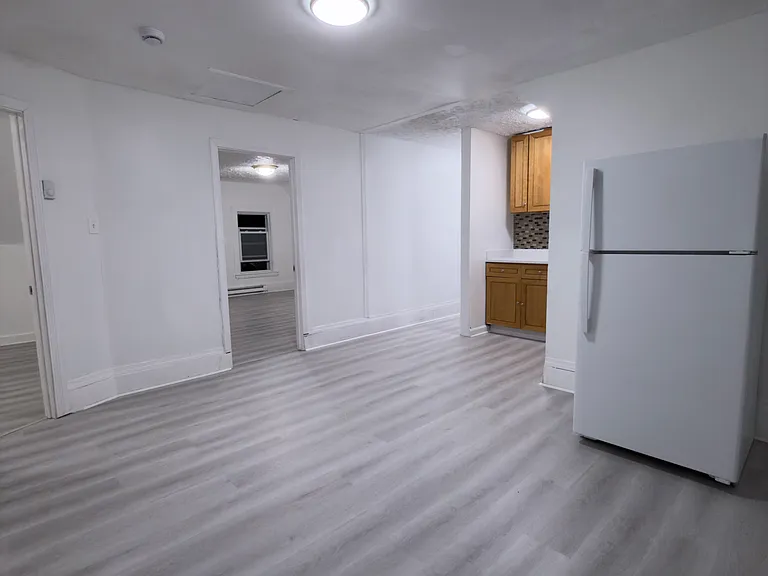 33 Greenbrier St #3 — Photo 10