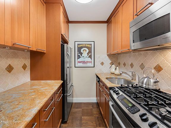 4th image of 311 E 71st St APT 6H