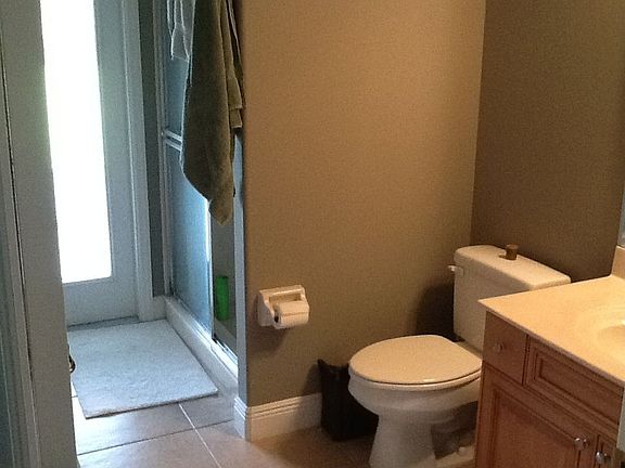 3 baths, 2 walk-in showers