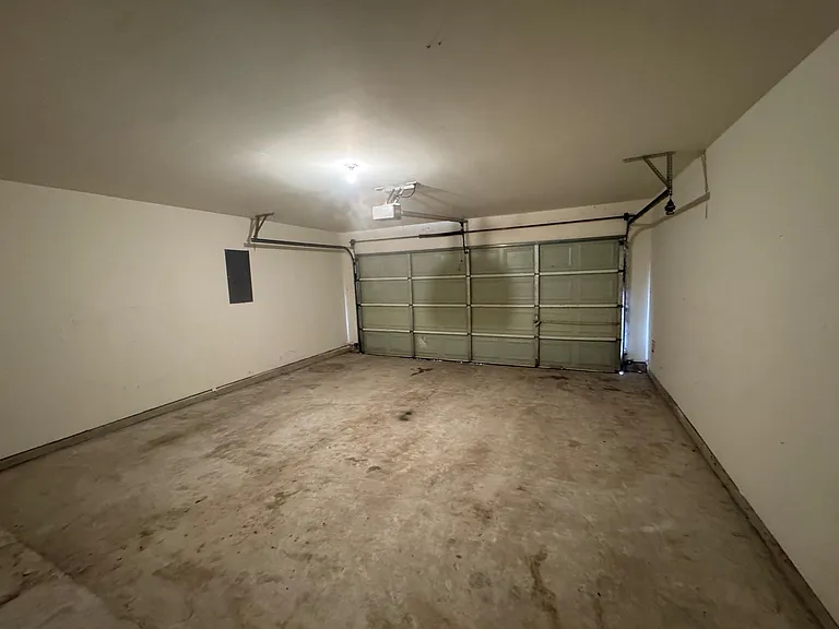 2601 Easton Springs Ct — Photo 24