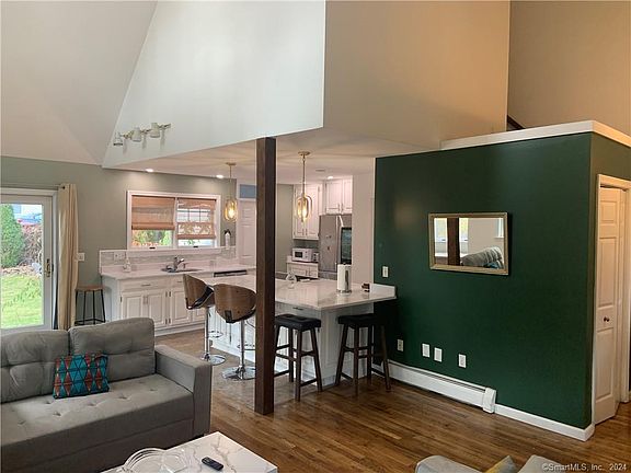 3rd image of 9 Beech St