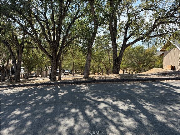 3rd image of 2521 Captains Walk